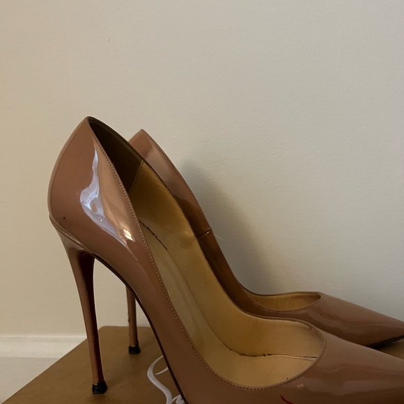 Christian Louboutin Nude So Kate - Picture 4 of 8